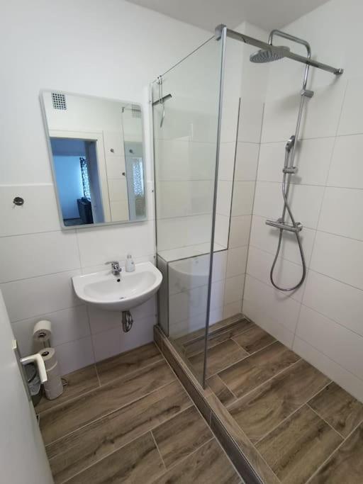 Comfortable Apartment With Balcony Бохум Экстерьер фото